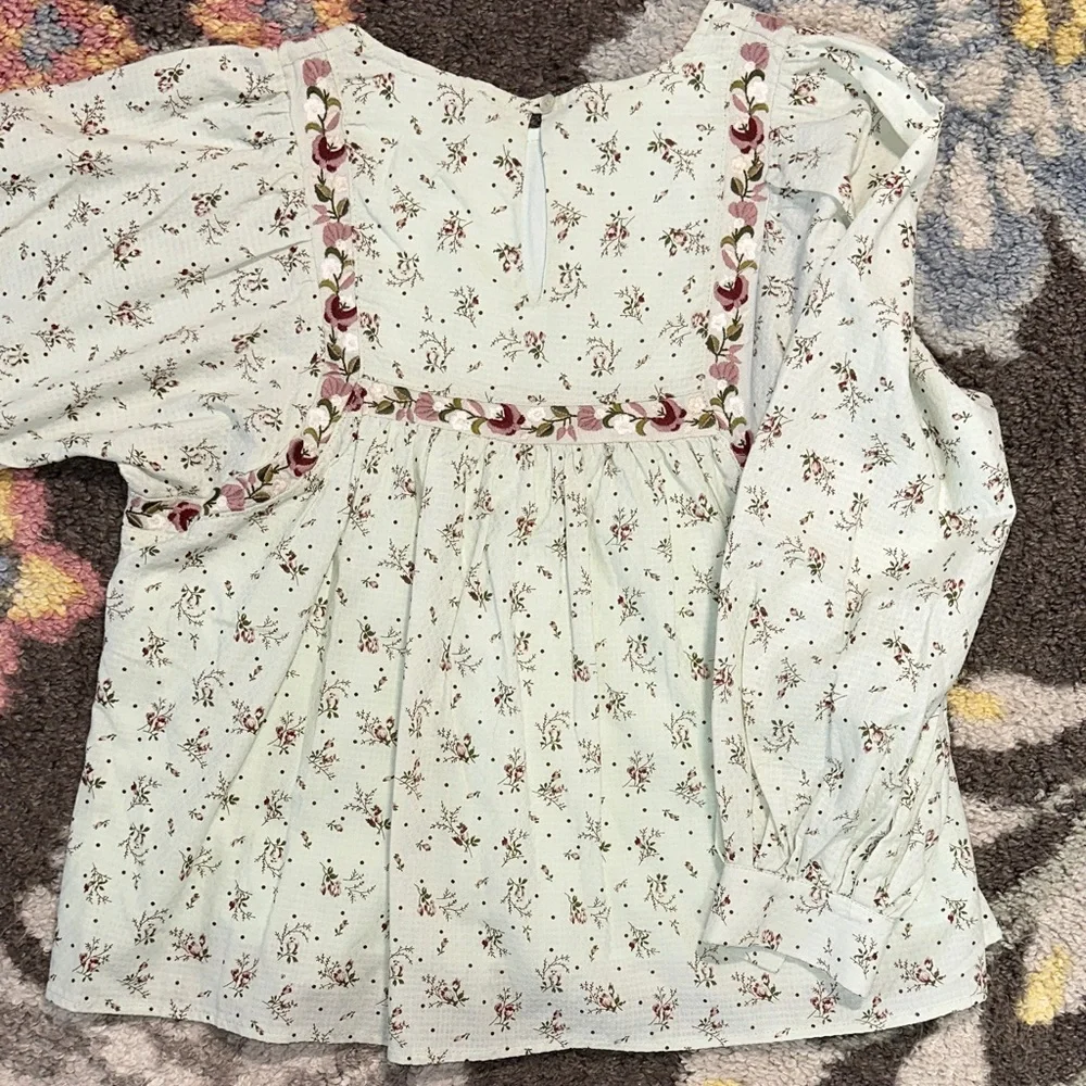 In Bloom Light Green Blouse with Floral Accents NWOT - Picture 8 of 10